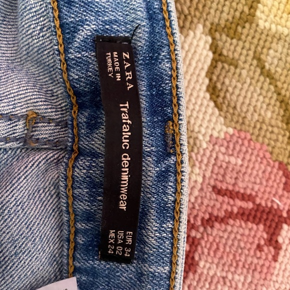 ZARA FLARE JEANS BUTT CUT OUT SUPER CUTE - Picture 2 of 3